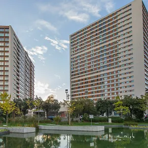 Your Parque Nacoes Apartment Lissabon